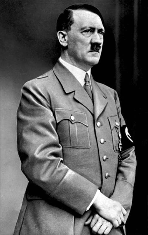 صورة تاريخية لأدولف هتلر